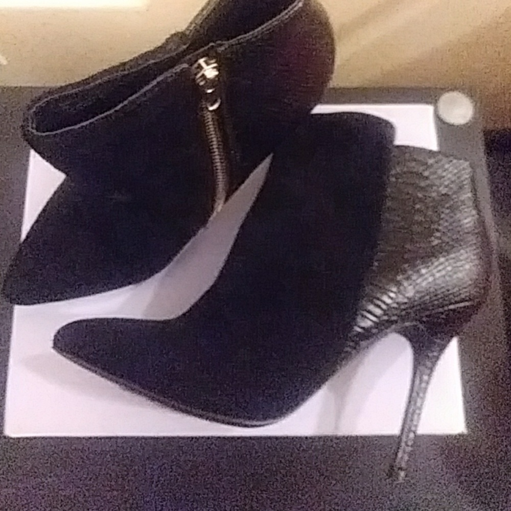 Black Steve Madden booties